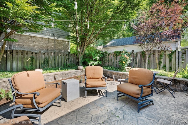 389 Kercheval Ave, Grosse Pointe, MI 48236 - fenced backyard featuring a patio