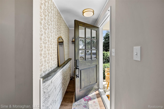 389 Kercheval Ave, Grosse Pointe, MI 48236 - entrance foyer with wood finished floors and wallpapered walls