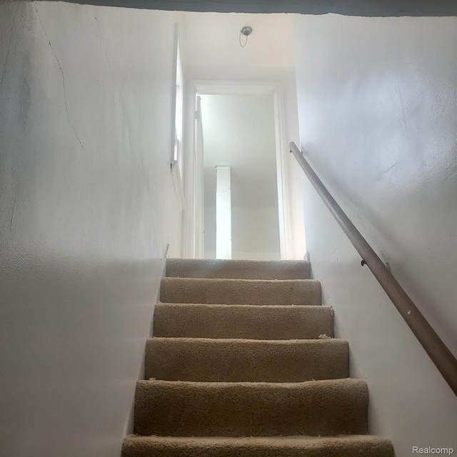 8229 Carlin St, Detroit, MI 48228 - view of staircase