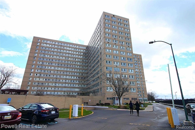 8900 E Jefferson Ave Unit 916, Detroit, MI 48214 - photo 1