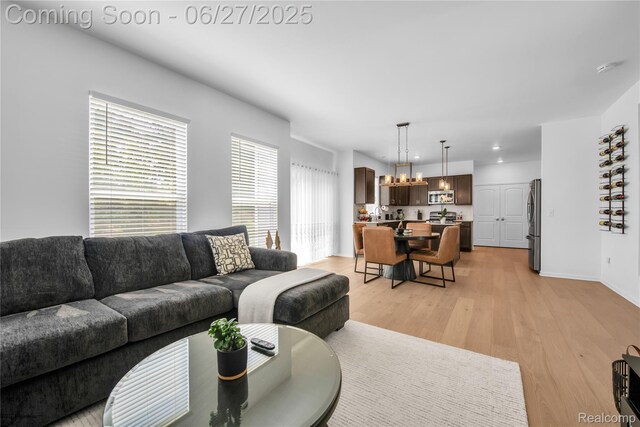 8435 Sandhill Ct, Waterford, MI 48386 - photo 9