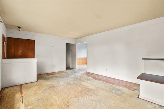4663 Marian Ave, Warren, MI 48092 - unfurnished room with carpet and baseboards