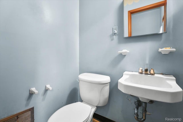 4663 Marian Ave, Warren, MI 48092 - half bathroom with toilet