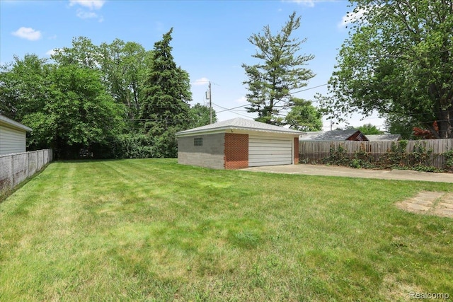 4663 Marian Ave, Warren, MI 48092 - view of yard with a garage and an outdoor structure