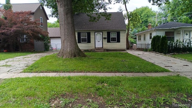 15989 Dalby, Redford, MI 48239 - view of front of property featuring entry steps and a front lawn