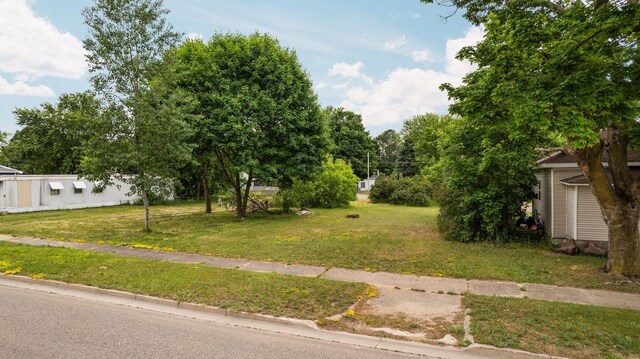 1021 Cotey, Cadillac, MI 49601 - photo 8