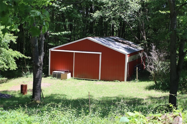 320 Nancy Bird Ln, Clarkston, MI 48371 - view of pole building featuring a forest view