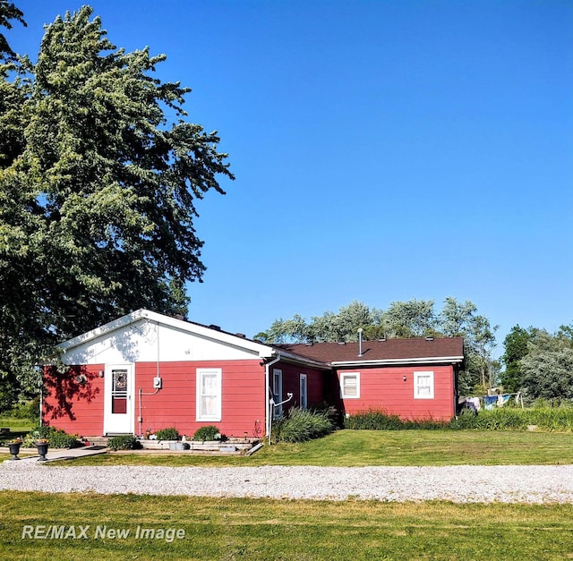 4230 E M-55, Prescott, MI 48756 - view of front facade featuring a front yard
