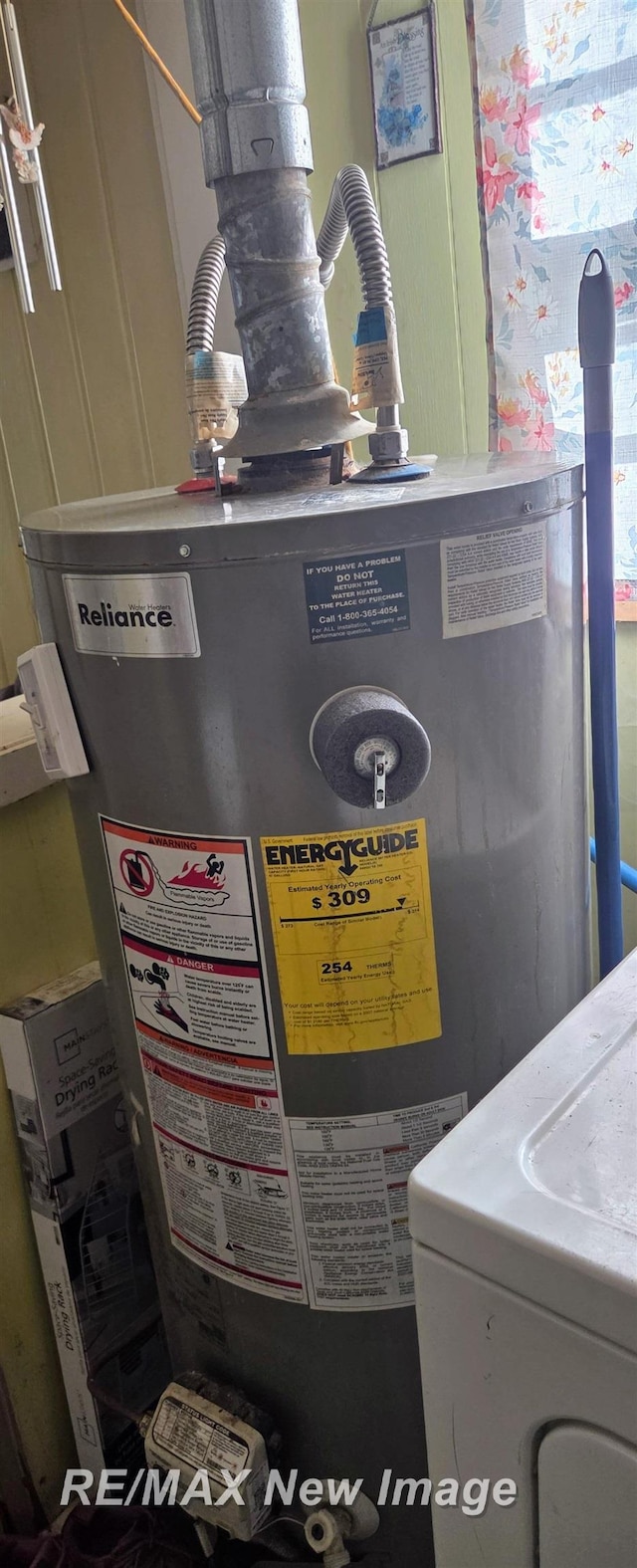 4230 E M-55, Prescott, MI 48756 - detailed view of water heater