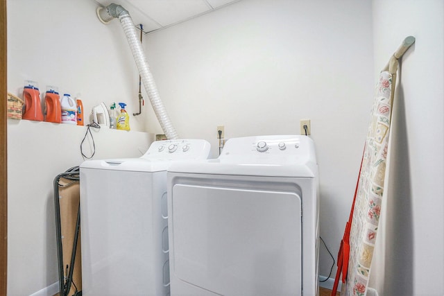310 W 4th St, Lawton, MI 49065 - laundry area featuring separate washer and dryer