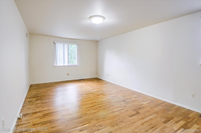 6228 Greenview Dr, Burton, MI 48509 - photo 33