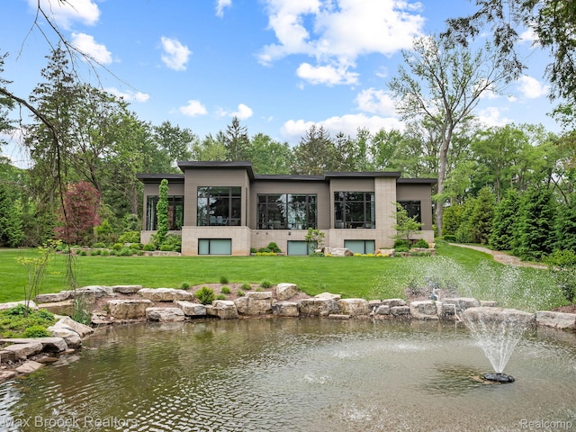 4890 Charing Cross Rd, Bloomfield Hills, MI 48304 - back of house with a lawn