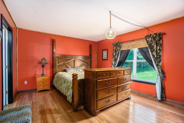 1721 Quail Run Dr, Kalamazoo, MI 49009 - bedroom featuring light wood-style flooring