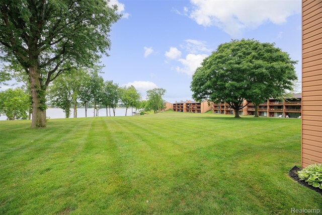 48201 Bayshore Dr, Belleville, MI 48111 - photo 32