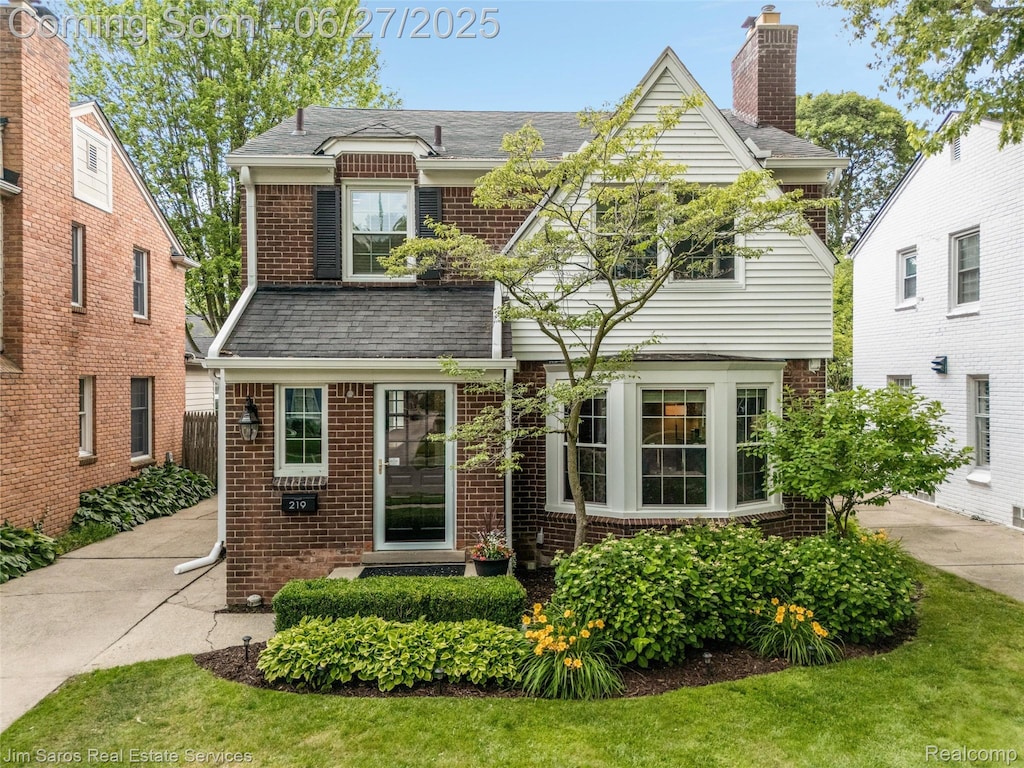 219 Mcmillan Rd, Grosse Pointe Farms, MI 48236 - photo 1