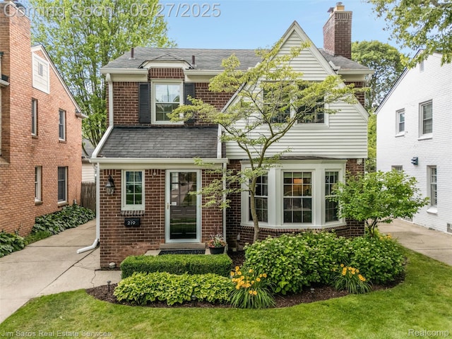 219 Mcmillan Rd, Grosse Pointe Farms, MI 48236 - photo 1