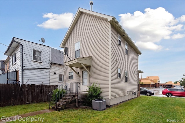 2450 Hewitt St, Hamtramck, MI 48212 - rear view of house