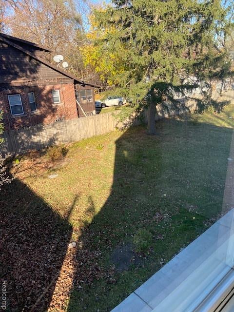 14402 Southfield Rd, Detroit, MI 48223 - view of yard