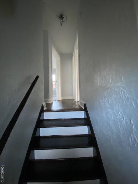 14402 Southfield Rd, Detroit, MI 48223 - view of stairs