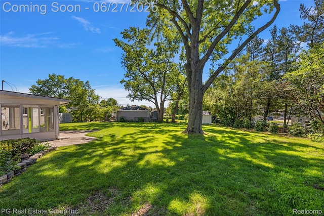 4550 Justine St, Shelby Twp, MI 48317 - view of green lawn
