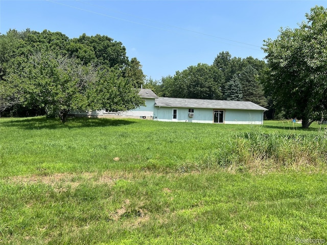 6197 Sober Rd, Fowlerville, MI 48836 - view of green lawn