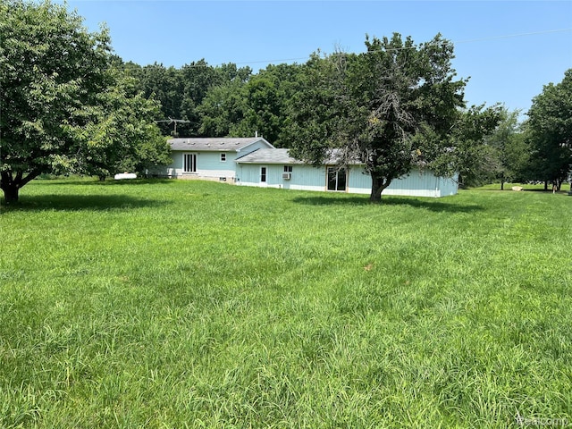 6197 Sober Rd, Fowlerville, MI 48836 - view of grassy yard