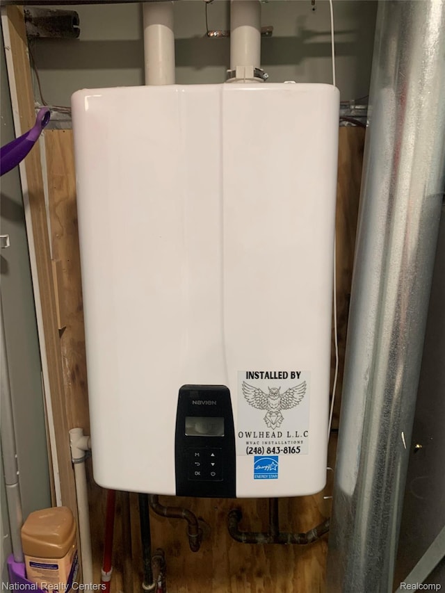 1485 Paramount St, Novi, MI 48377 - utilities featuring tankless water heater