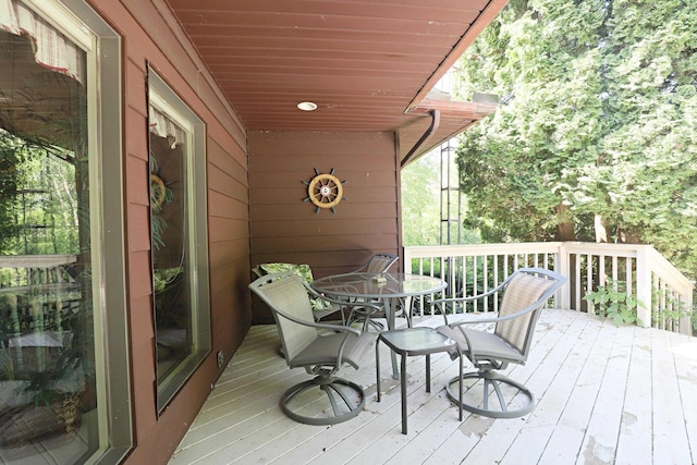 8141 N Elms Rd, Flushing, MI 48433 - deck featuring outdoor dining space