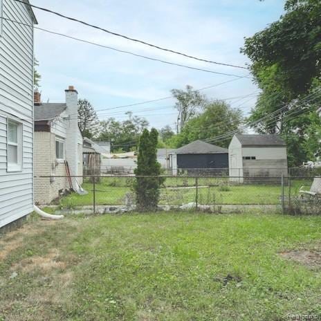 440 Jewell St, Southfield, MI 48220 - view of yard