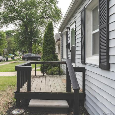 440 Jewell St, Southfield, MI 48220 - view of deck