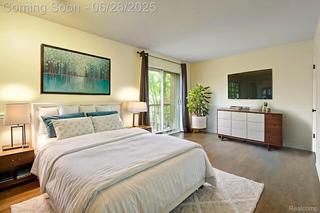 1481 Oakbrook E, Rochester, MI 48307 - bedroom featuring wood finished floors