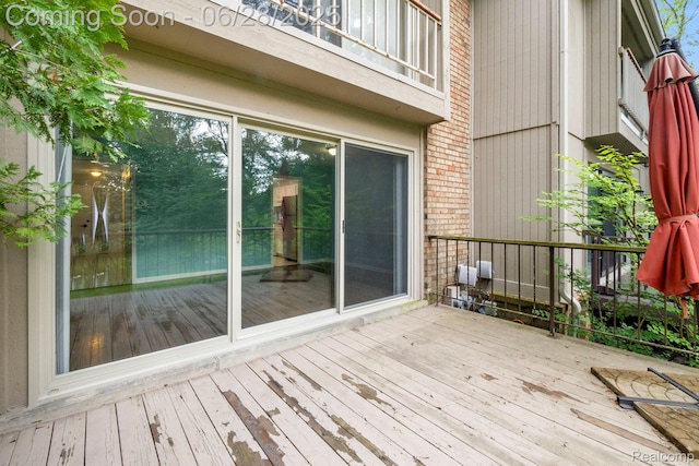 1481 Oakbrook E, Rochester, MI 48307 - view of wooden terrace