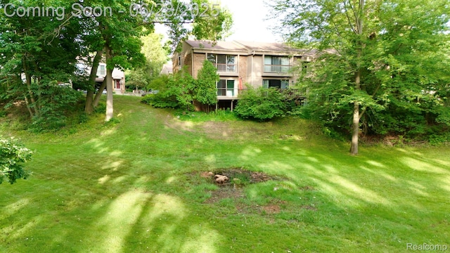 1481 Oakbrook E, Rochester, MI 48307 - view of yard
