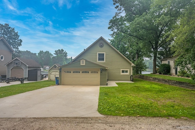 2624 Lynch, Highland, MI 48357 - traditional home featuring concrete driveway and a front lawn