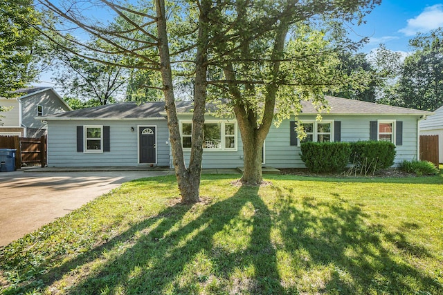 1315 Sutherland Ave, Kalamazoo, MI 49006 - ranch-style house featuring concrete driveway