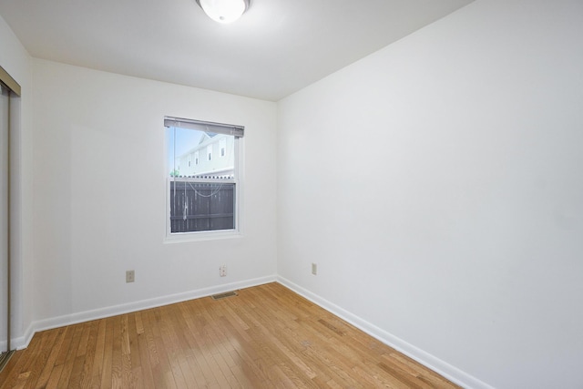 1315 Sutherland Ave, Kalamazoo, MI 49006 - empty room featuring light wood-style floors and baseboards