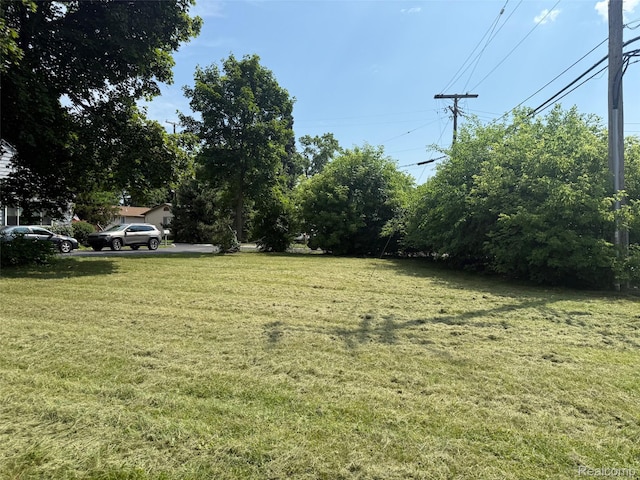2920 Hensman St, Troy, MI 48320