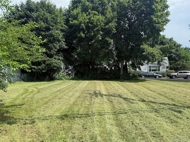 2920 Hensman St, Troy, MI 48320