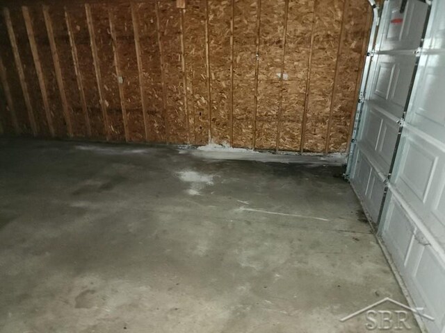 2502 Lynnwood Ave, Saginaw, MI 48601 - view of garage