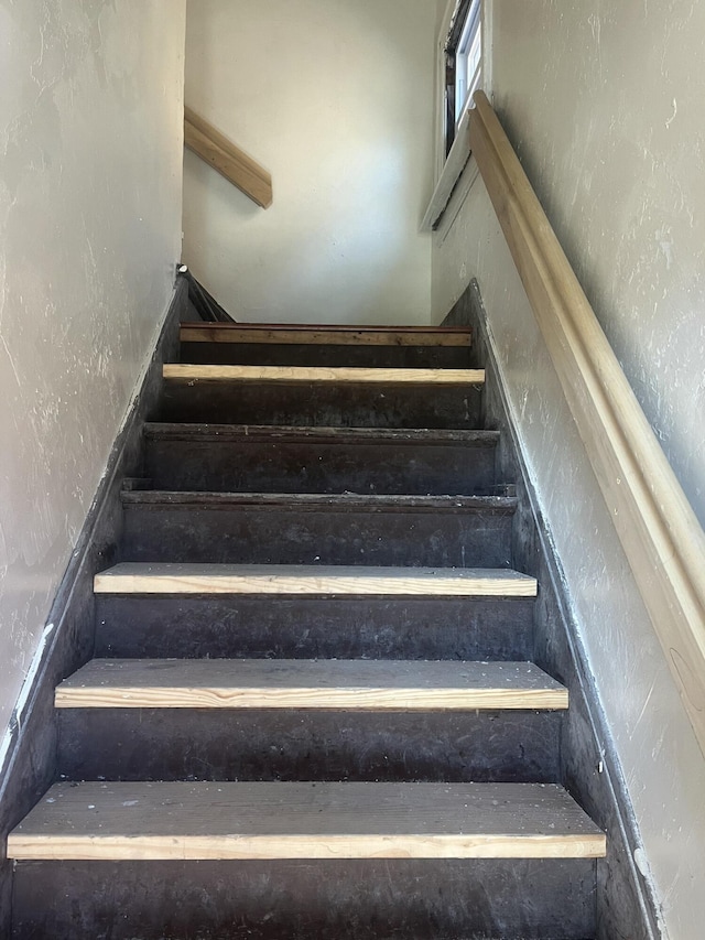 3742 W Grand St, Detroit, MI 48238 - view of stairs