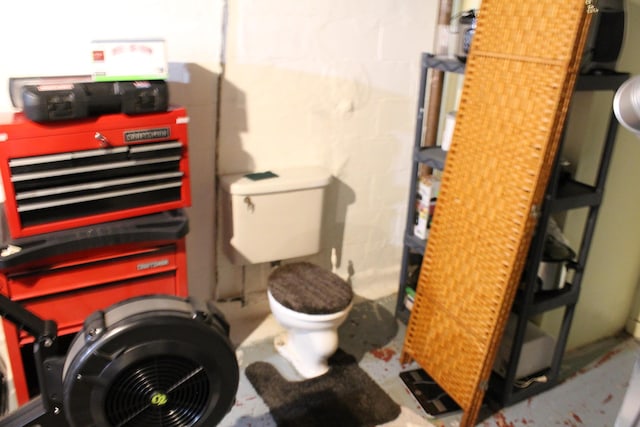 3316 Adams St, Kalamazoo, MI 49008 - bathroom featuring toilet and a shower
