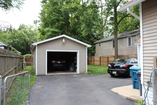 3316 Adams St, Kalamazoo, MI 49008 - detached garage featuring driveway