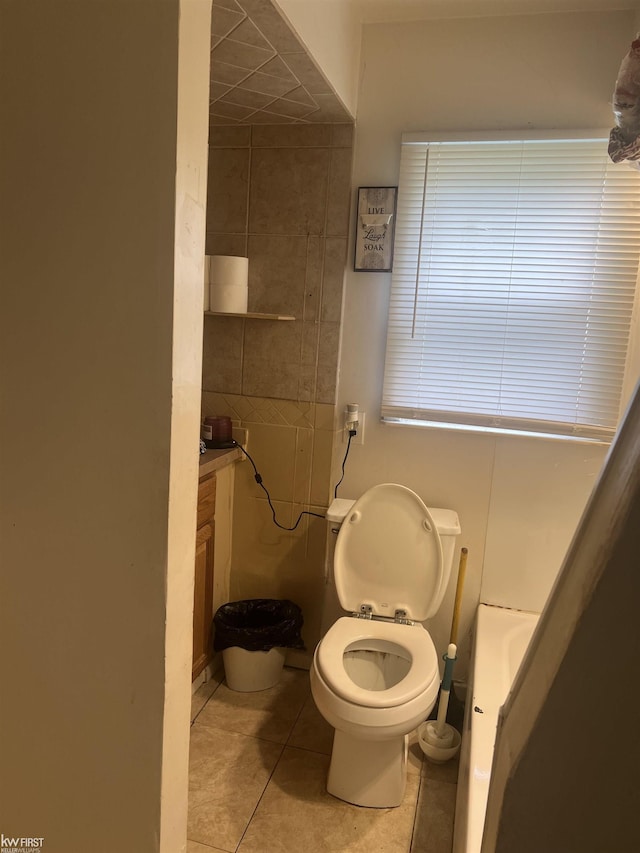 1297 W Kurtz Ave, Flint, MI 48505 - bathroom with tile patterned floors and toilet