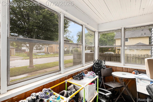 1323 Rhodes St, Jackson, MI 49202 - view of sunroom / solarium