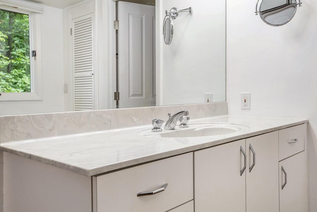 3924 Penberton Dr, Ann Arbor, MI 48105 - bathroom with vanity