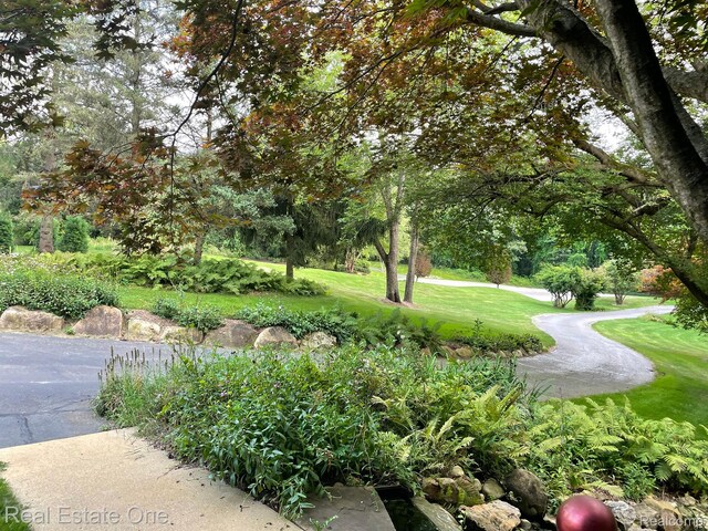 2862 Foxfire Dr, Milford, MI 48380 - photo 5