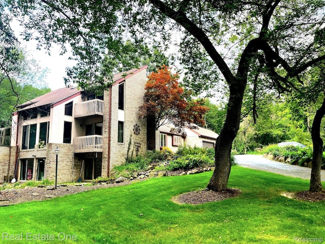 2862 Foxfire Dr, Milford, MI 48380 - photo 3