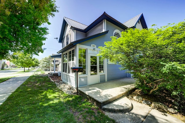546 Webster St, Traverse City, MI 49686 - photo 24