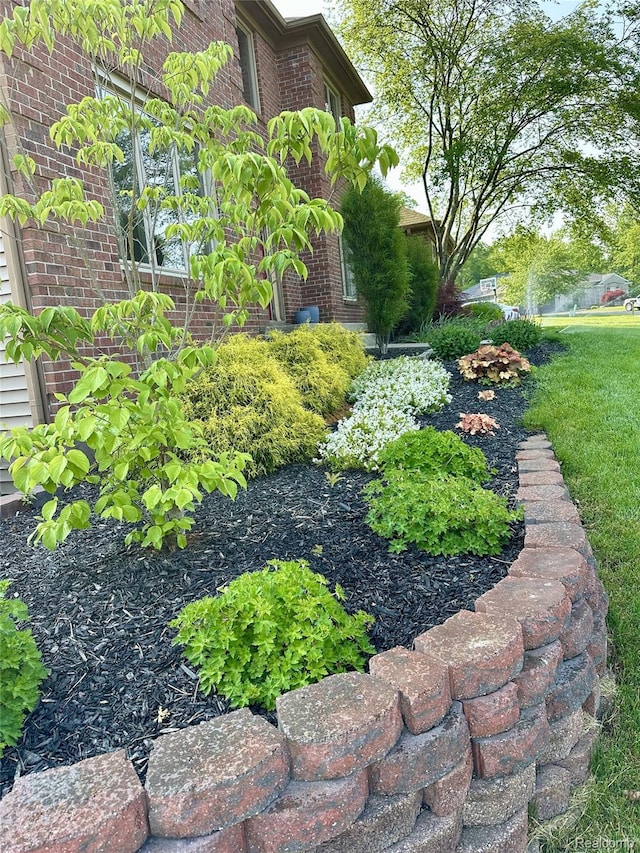 472 Ashton Ct SE, Grand Rapids, MI 49546 - view of grassy yard