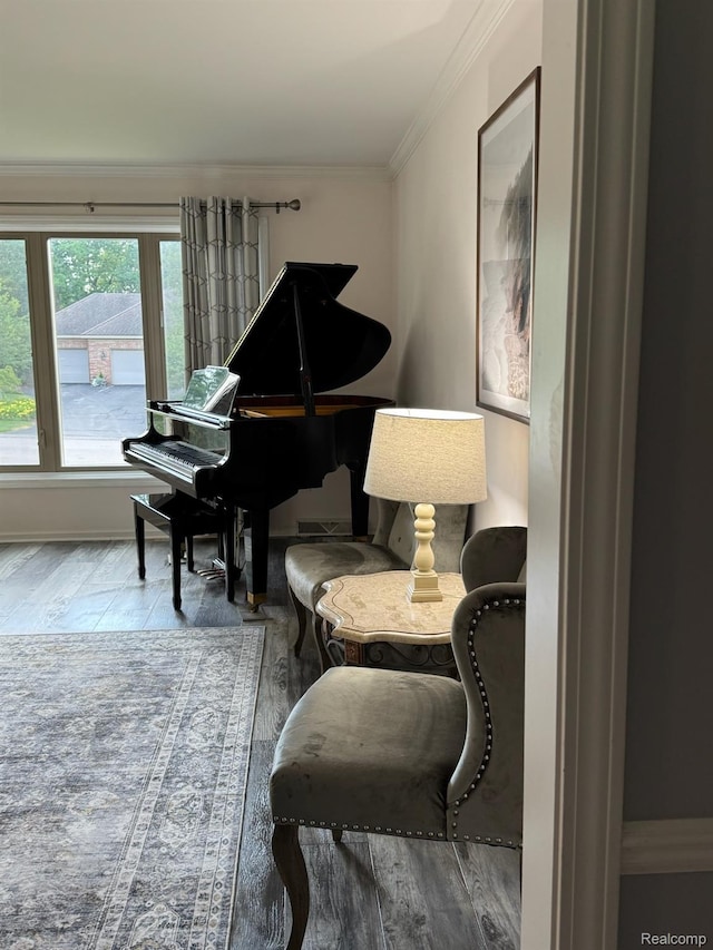 472 Ashton Ct SE, Grand Rapids, MI 49546 - living area with crown molding and wood finished floors